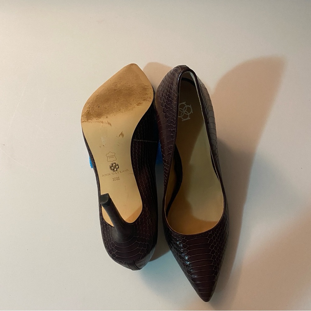 Ann Taylor Snakeskin Heels Size 10M - Picture 7 of 10